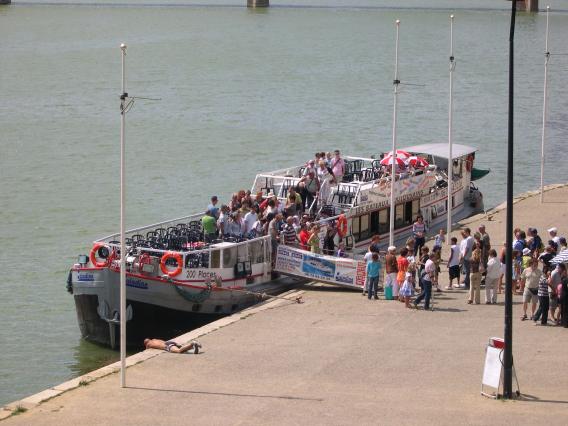  bateau de voyageurs sur la Garonne